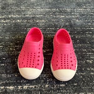 Like New Size 5 Natives